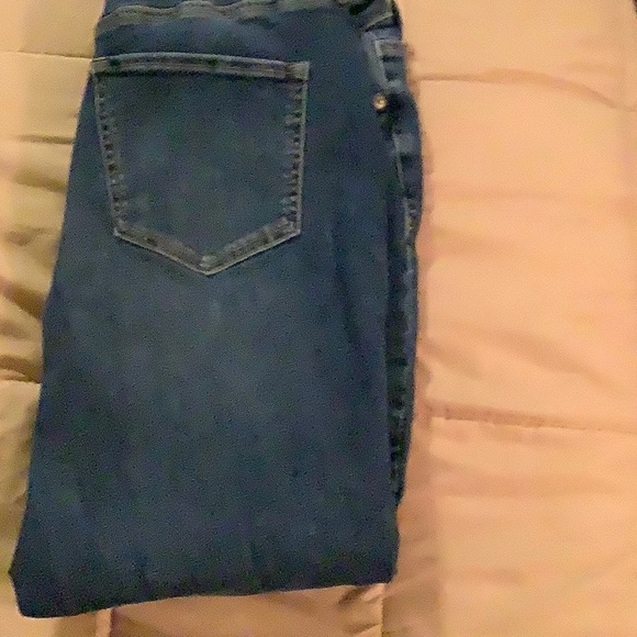 N Y & C Size Large perfect fit - Picture 3 of 4